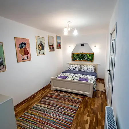 Mia House